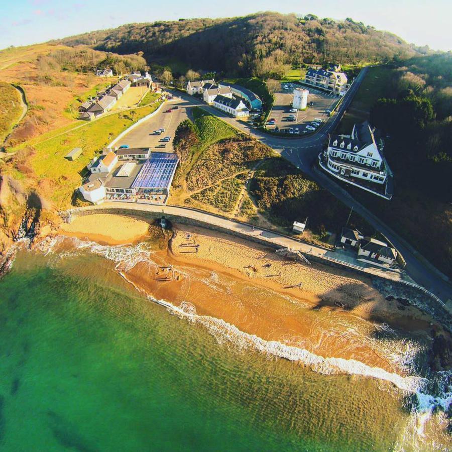 The Prince Of Wales Hotel St Ouen's ภายนอก รูปภาพ